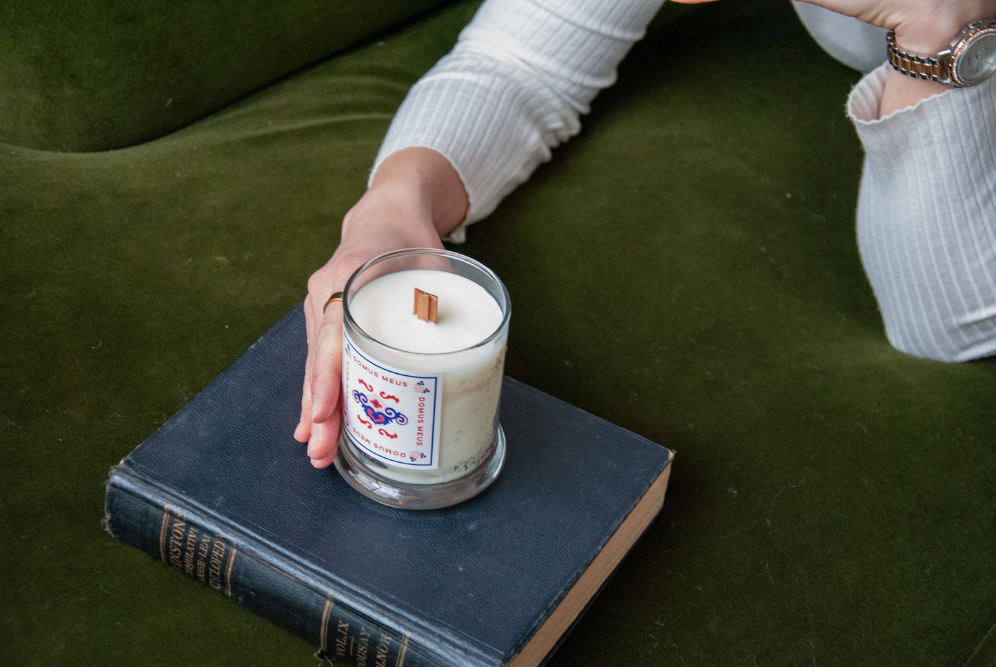 The Signature Domus Meus Candle